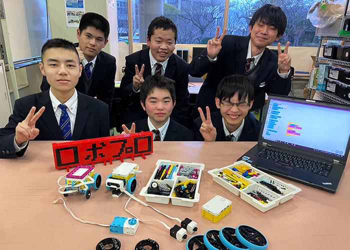 『福工大附属城東高校 ロボットプログラミングプロジェクト』のグループ写真